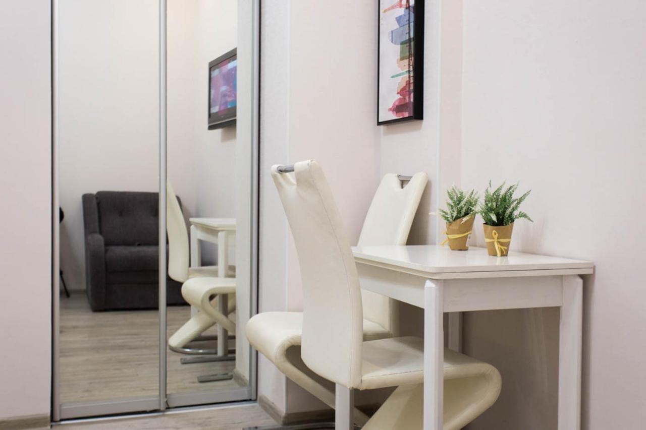 Modern Apartments In The Centre - Kuznechna Str. 26/4 Kharkiv Bagian luar foto