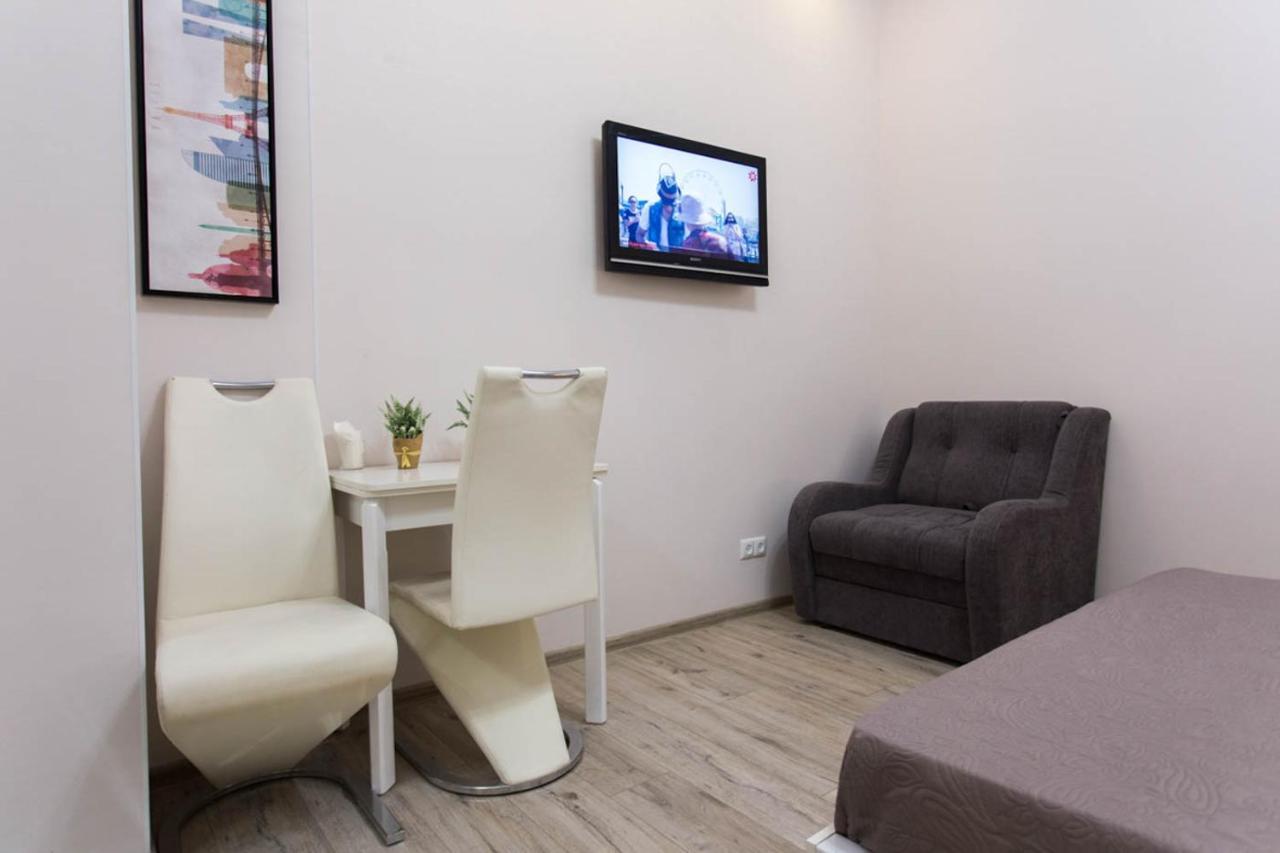 Modern Apartments In The Centre - Kuznechna Str. 26/4 Kharkiv Bagian luar foto