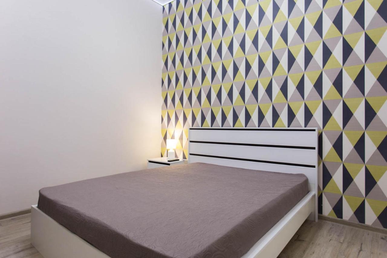 Modern Apartments In The Centre - Kuznechna Str. 26/4 Kharkiv Bagian luar foto